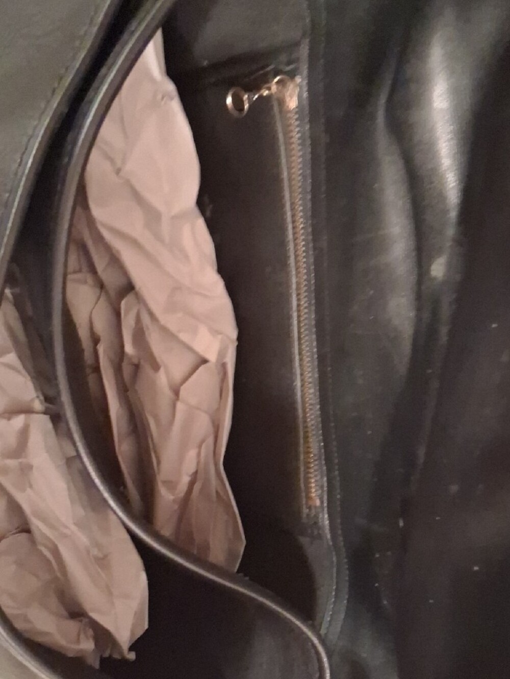 Vintage Coach Black Leather Briefcase with Gold Hardware and Adjustable Strap - Picture 4 of 5